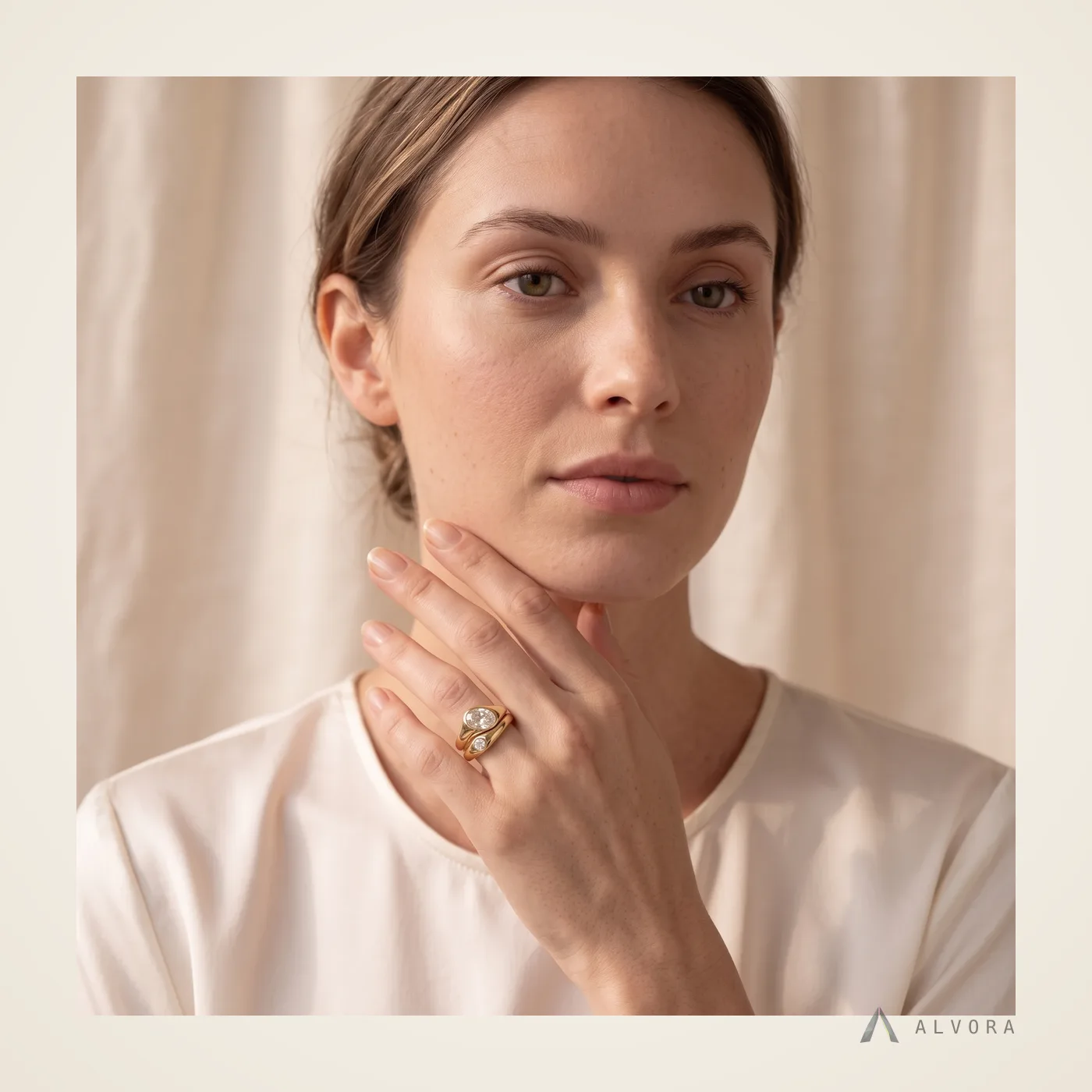 Aurel Oval East-West, oval east-west lab-grown diamond engagement ring