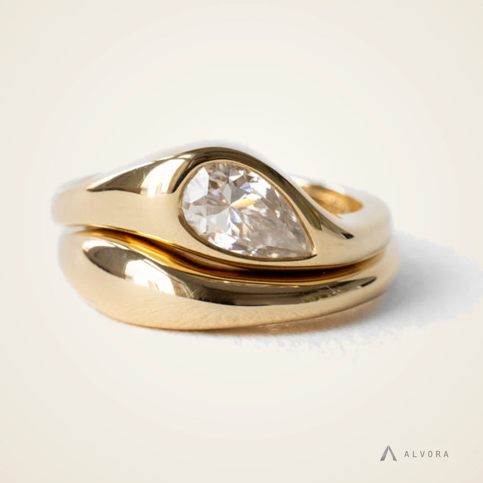 Aurel Pear East-West, pear east-west lab-grown diamond engagement ring