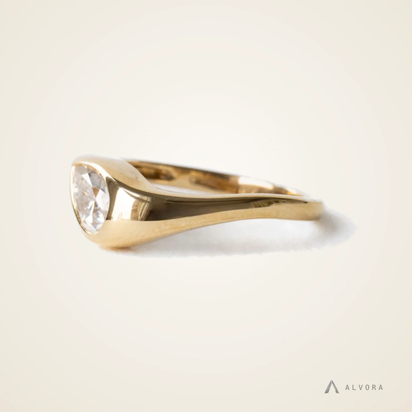Aurel Pear East-West, pear east-west lab-grown diamond engagement ring