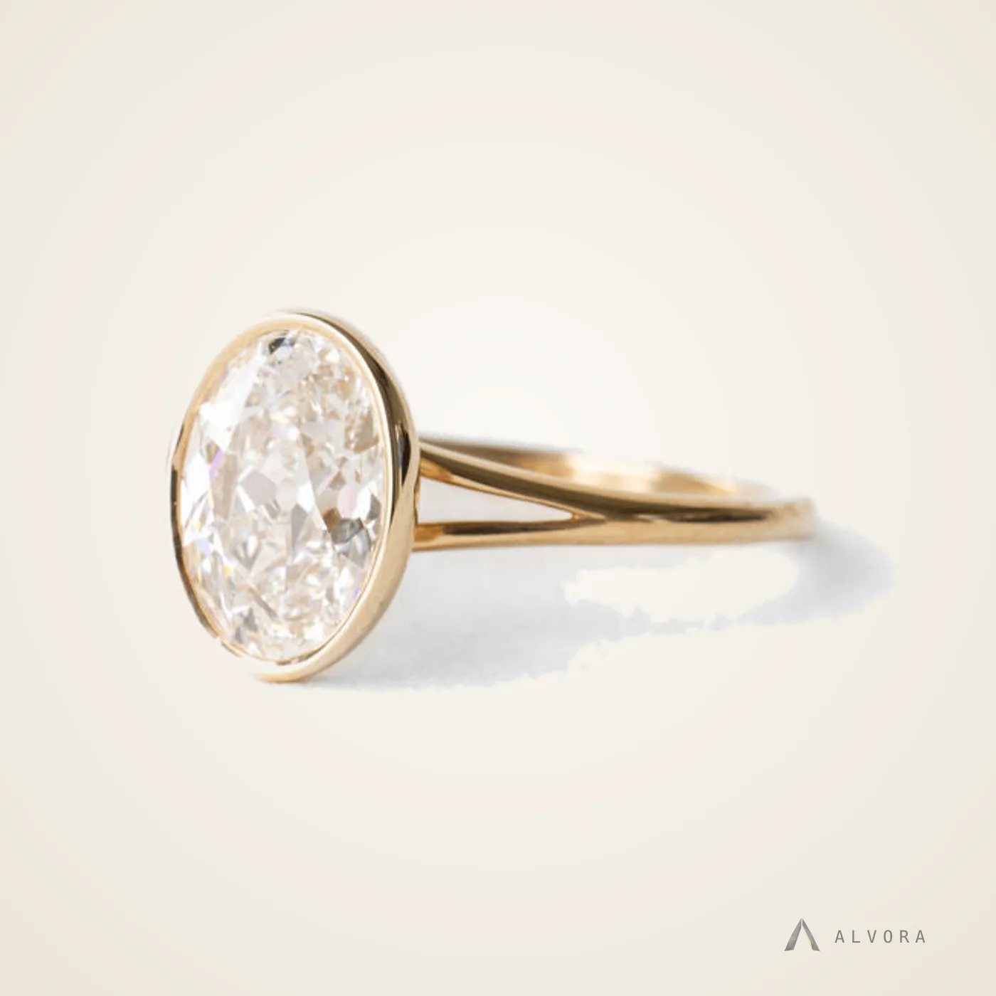 Selene Oval Heritage, oval heritage lab-grown diamond engagement ring