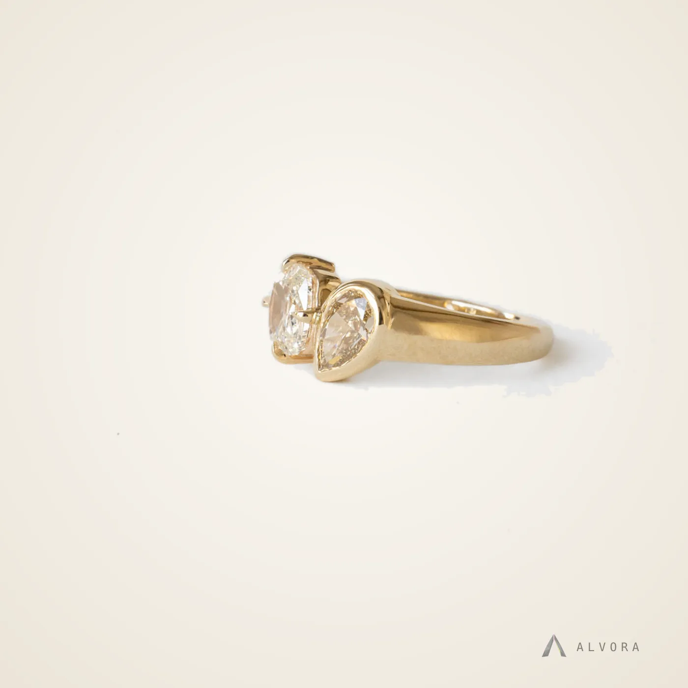 Pernille Toi et Moi, toi et moi lab-grown diamond engagement ring