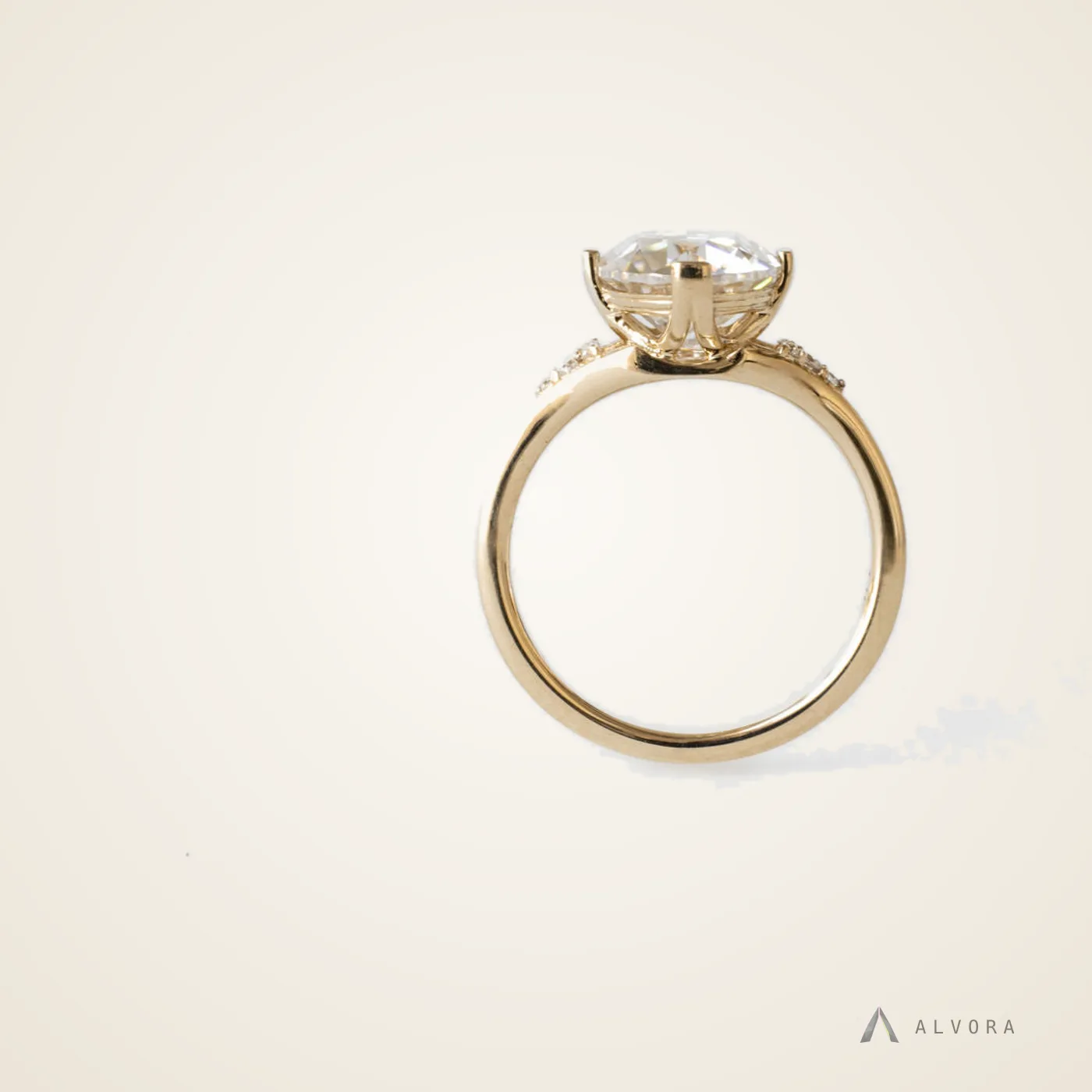 Elodie Solitaire, solitaire lab-grown diamond engagement ring